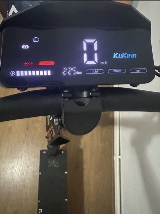 Trotineta kukirin g2
