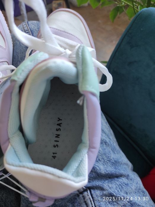 Sneakers NOI - sinsay mărime reală 39 - 39.5