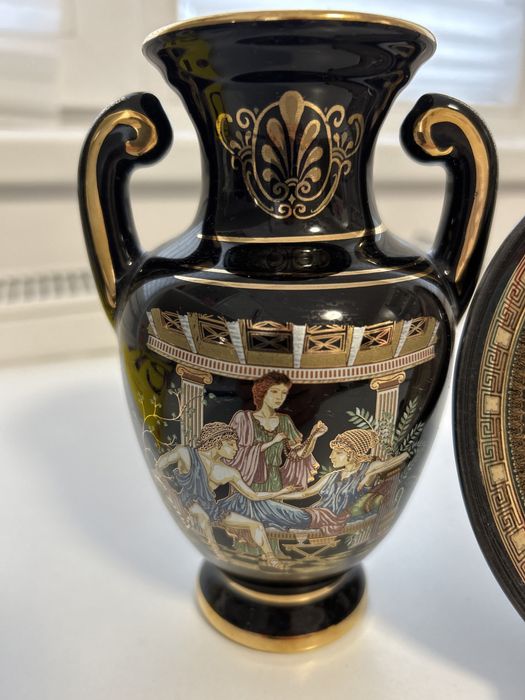 Set vaza si farfurioare grecia placata cu aur