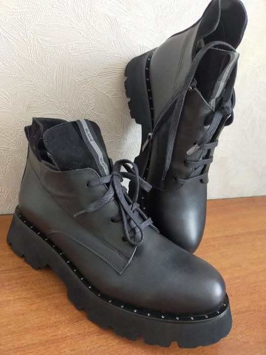 Продам ботинки осенние