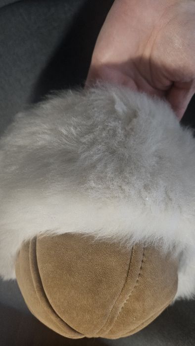 Caciula din blana de miel