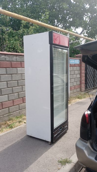 Холодильник витринный