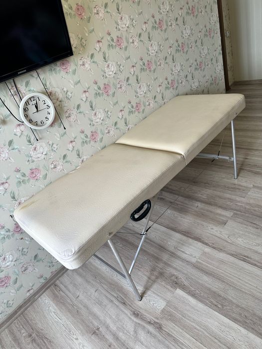 Кушетка для мастера бьюти