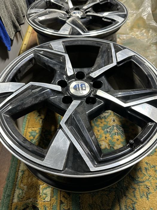 Диски r18 5x114,3