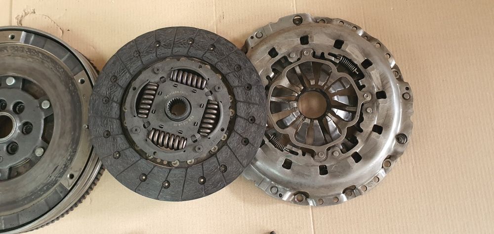 Kit ambreiaj luk volanta masa dubla 2.0 1.9 tdi BLB BRE BRD BPW AVF BGW audi a4 b7  audi a4 b6 audi a6 c6 passat b5.5
