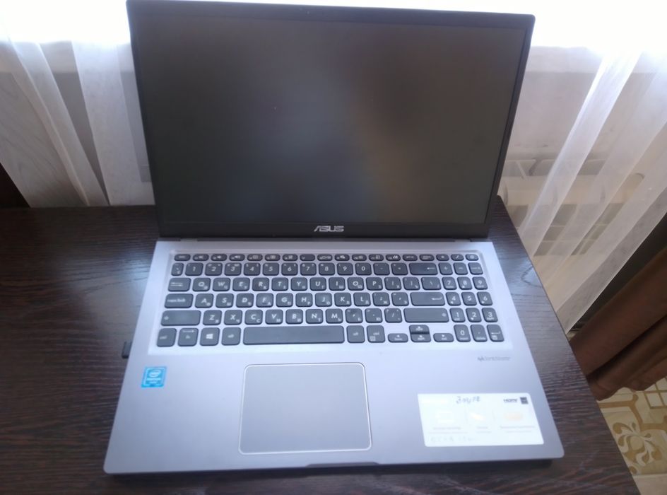 Ноутбук Asus laptop