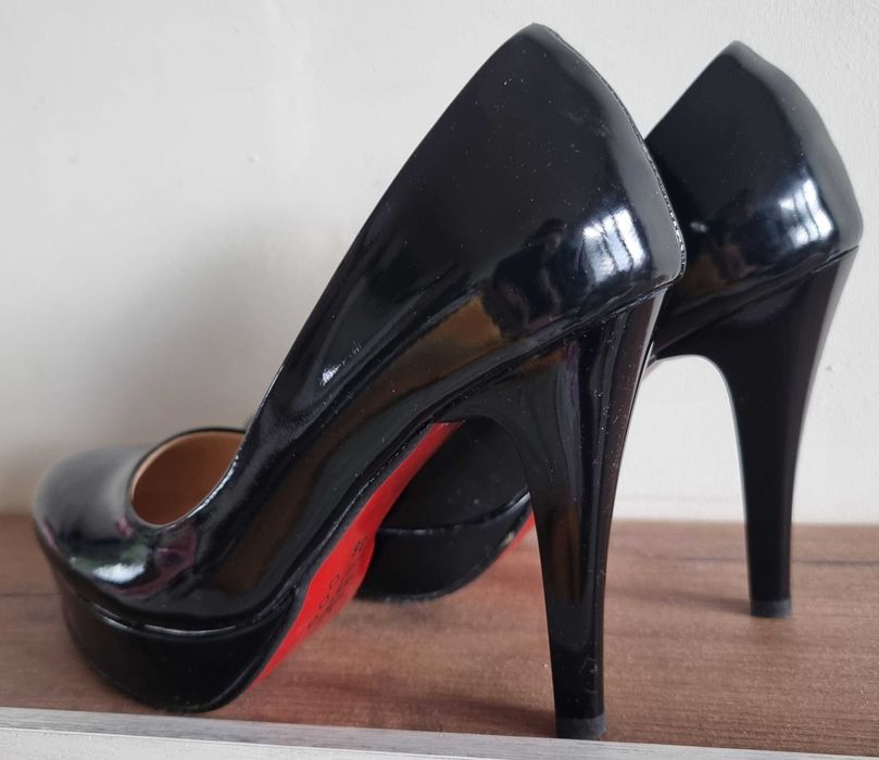 Елегантни обувки Megias