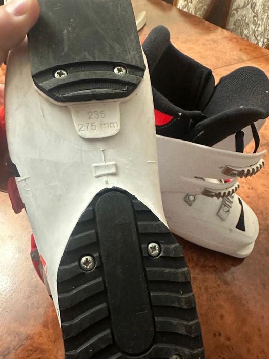 Детские лыжные ботинки