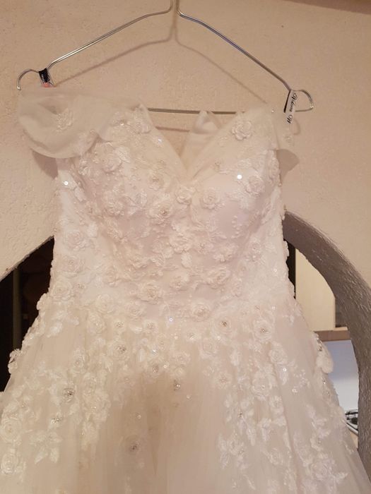 Vand rochie de mireasă