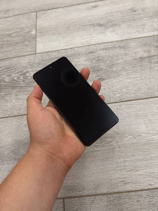Samsung a52 128 Ekrani alishkan oynasi singan