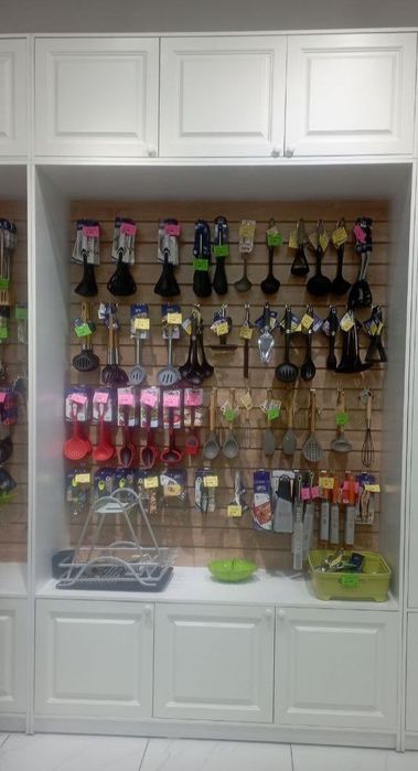 Мебель для магазина Шкафы, полки, острова, витрина