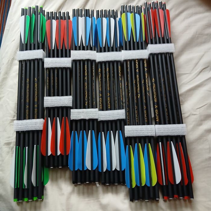 Săgeți din carbon pentru arbalete de 46,51 sau 56 cm,varf 3 lame,noi