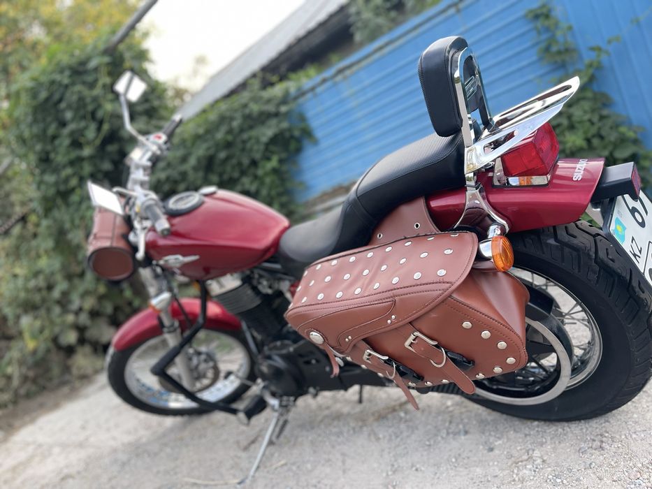 Suzuki Boulevard S40