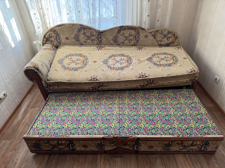 Раскладной диван б/у
