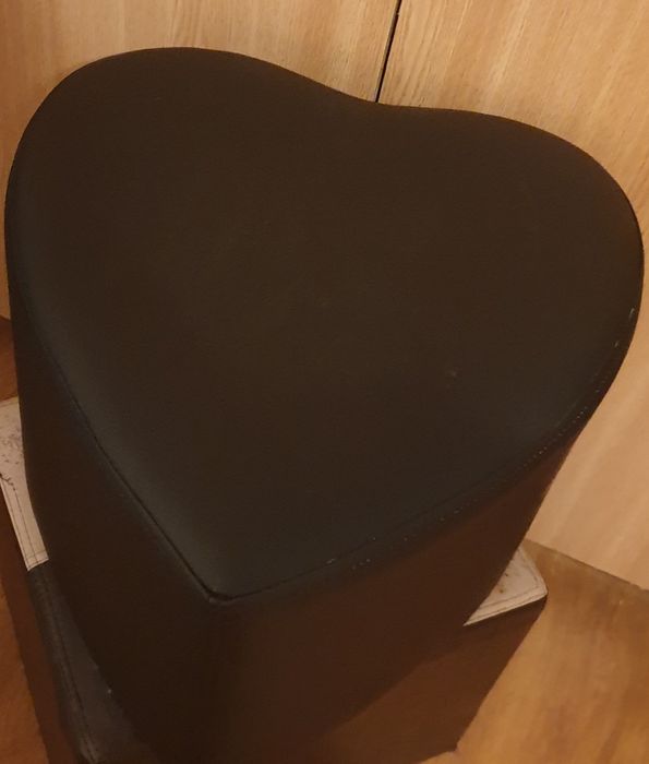 Taburete in forma de inima