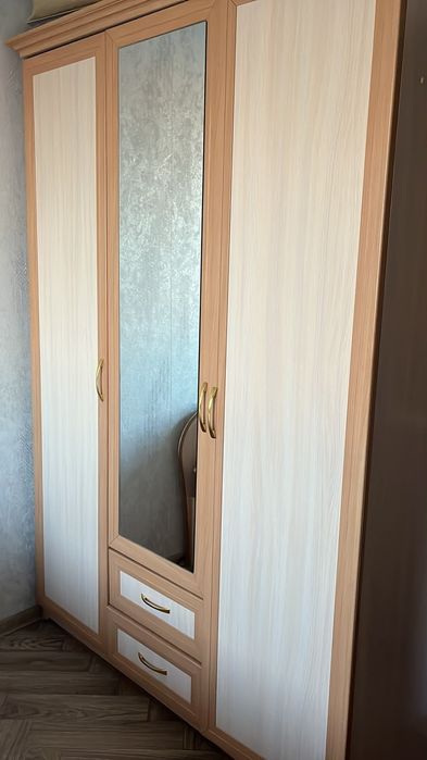 Продам спальный гарнитур