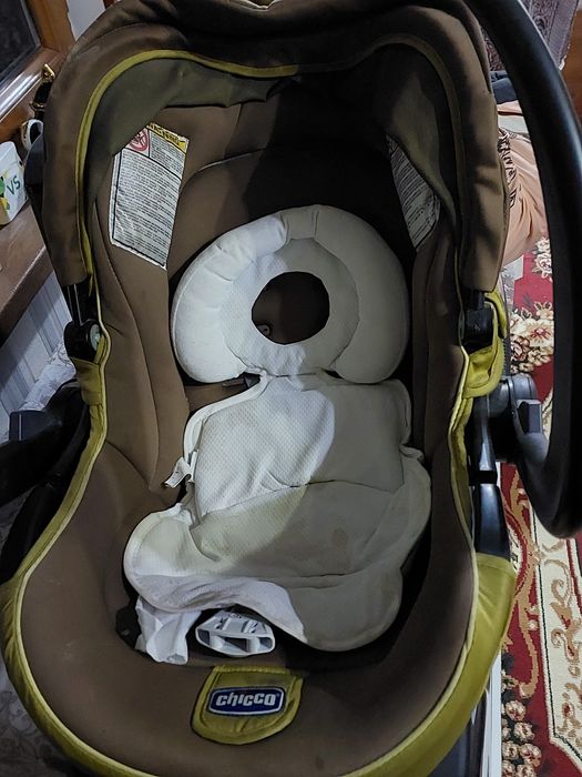 Автокресло малышам