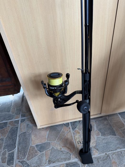 vând lanseta spining zeck all black 2.7m