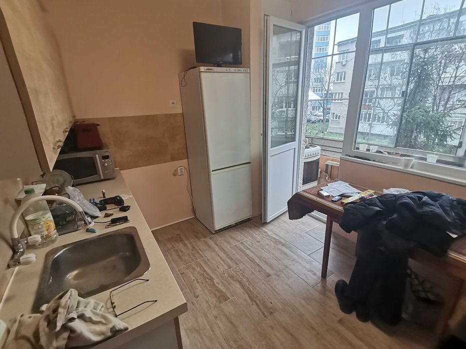 Дава се под наем Двустаен апартамент в Бургас, Лазур - 56 кв.м за 306 € - Снимка #2