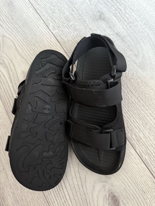 Продам сандали 35-36 размер