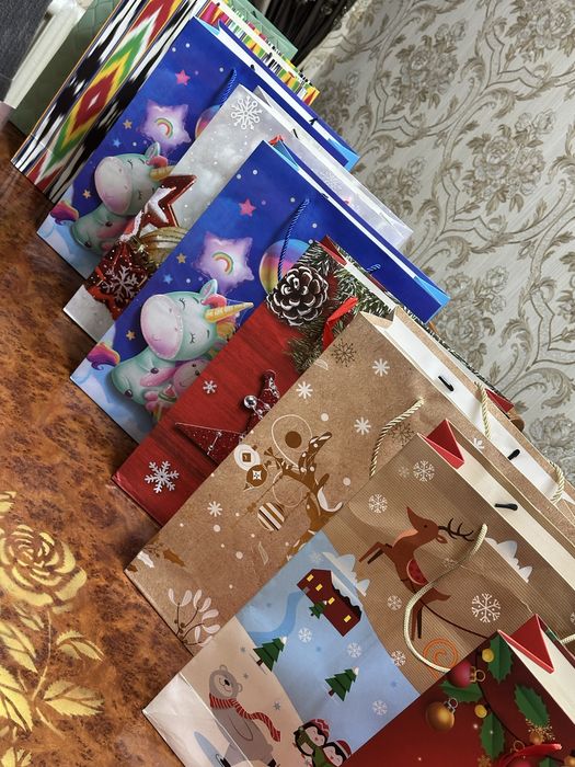 Пакеты для подарок