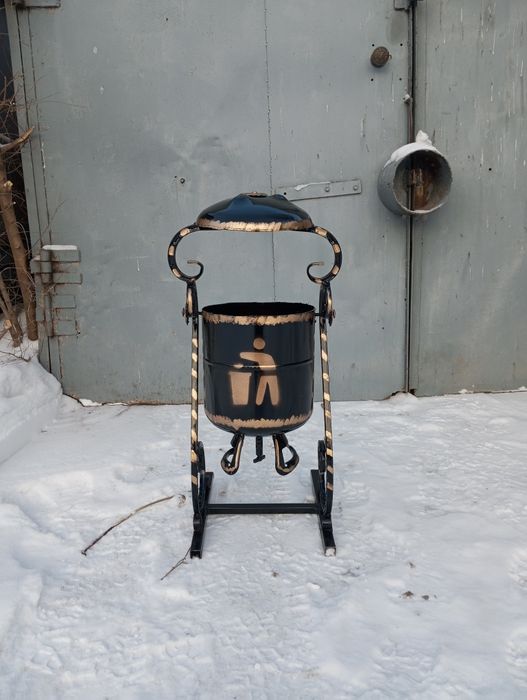 Урна новая .на 15 литров.