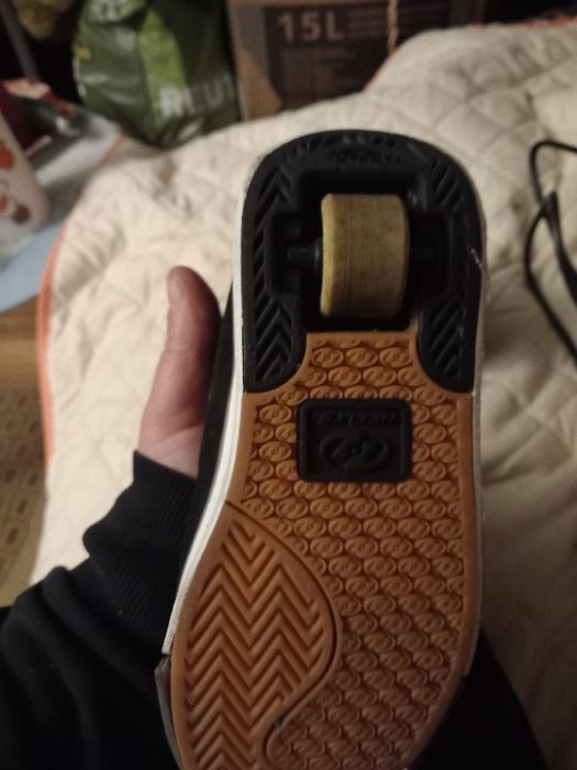 Adidași cu roți nr 31