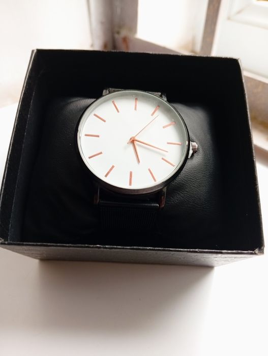 Женские часы , миск в подарок!