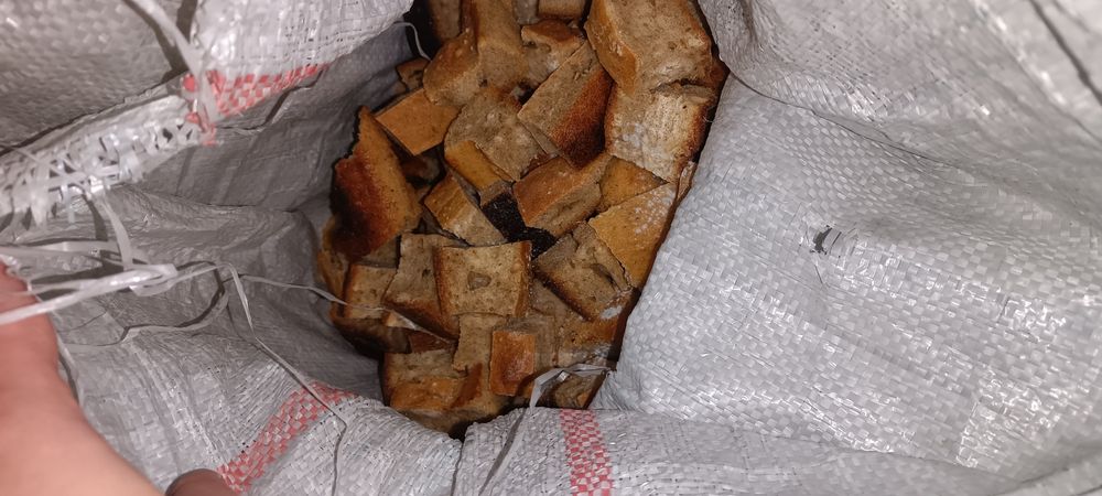 Куритилган тогралган нонлар для скота