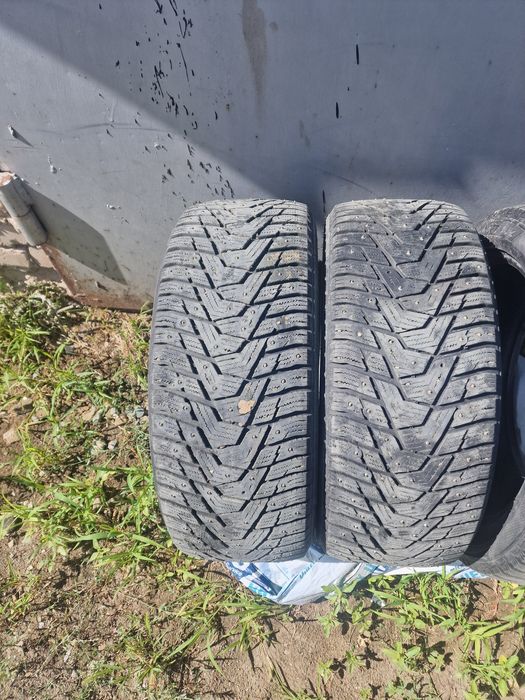 Продам шины 245/45/19