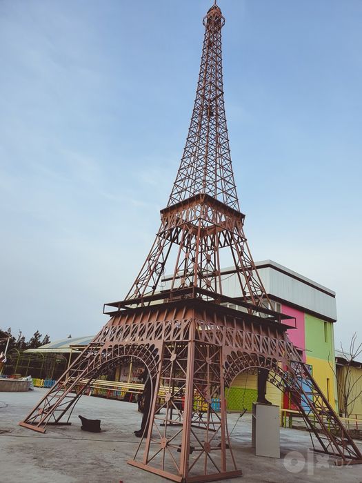 Paris Eyfel minorasi zakazga yasab beramiz