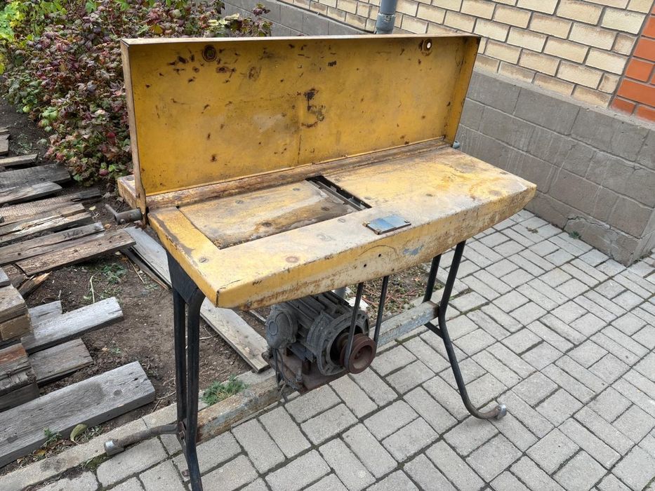 Продам фрезер по дереву
