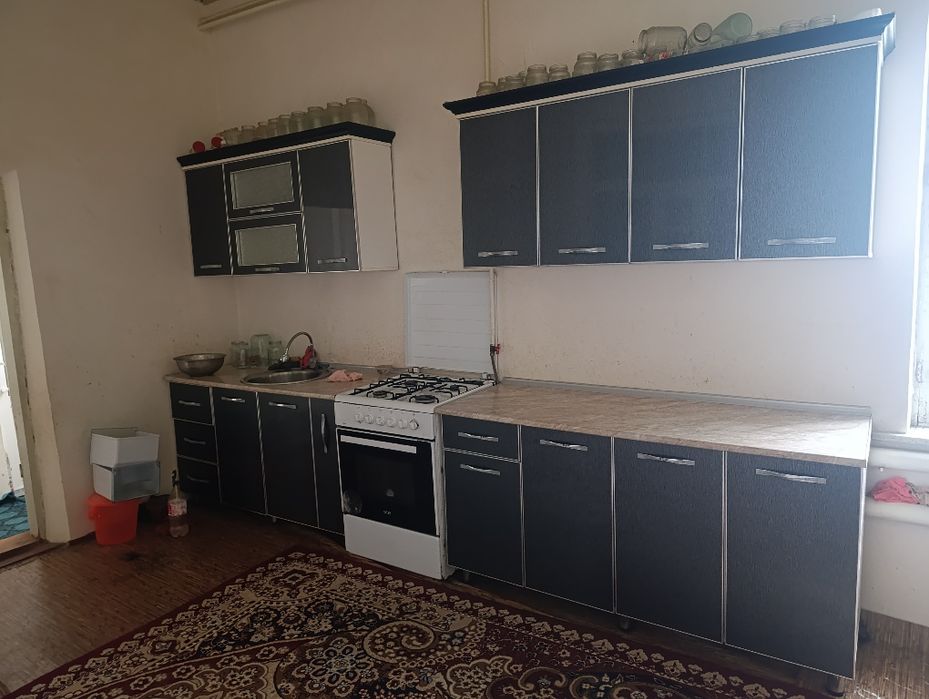 Kuhinni mebel sotiladi