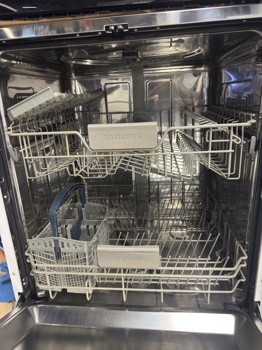 Mașină de spălat vase complet integrabilă  Samsung DW60M6040BB