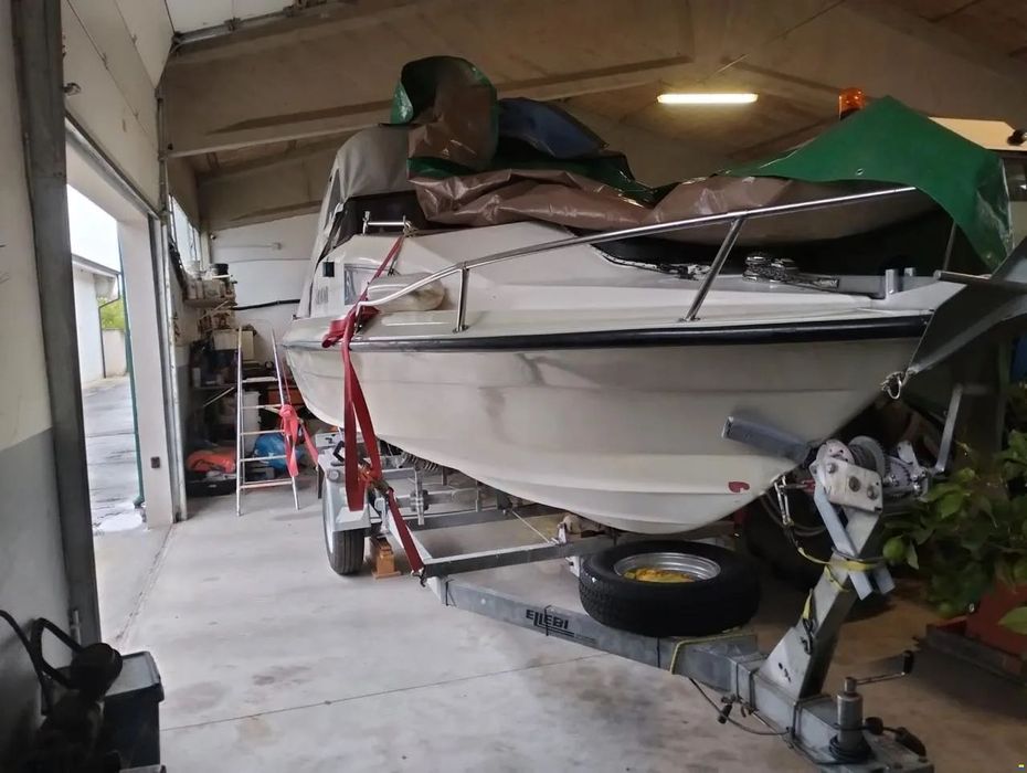 Barcă Hellas Hermes 19