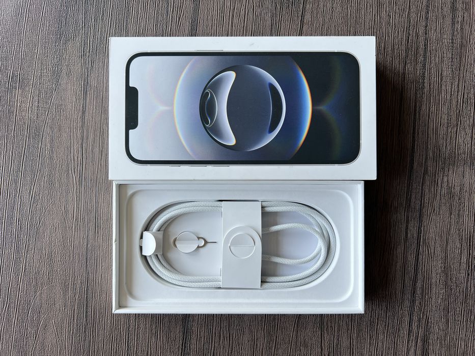 Iphone 16e NOU cu GARANTIE - 2200 lei