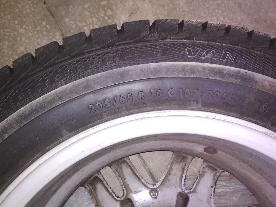 Автошины зимние ,"Gislaved" , с дисками ,на "Мерседесы" , шипы.