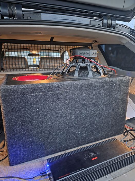 Vând sau schimb subwoofer Deaf Bounce Apocalypse