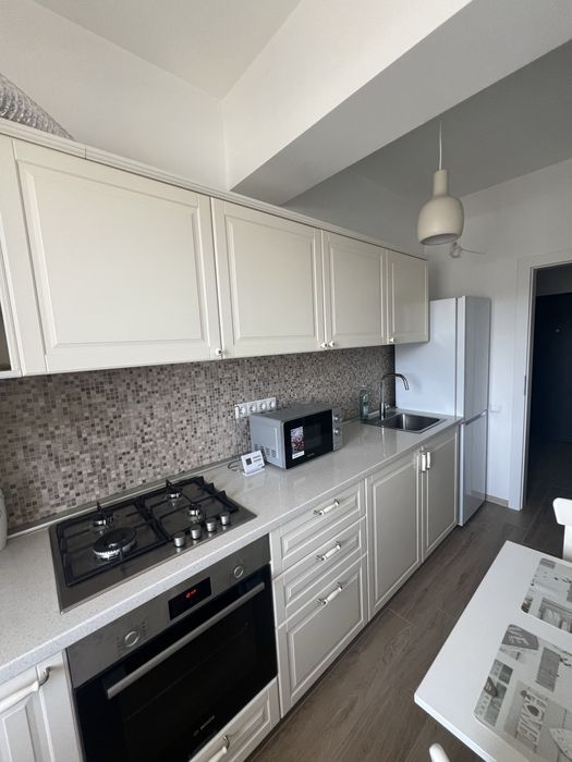 Apartament de închiriat 1 cameră și parcare subterană- amsamblul rezidential Luminia