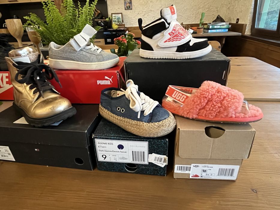 Детски маратонки и зимни боти