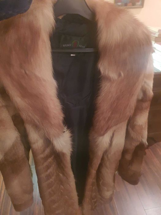Haina de blana naturala,vulpe,stare foarte buna.Marime L/Xl 700 de lei