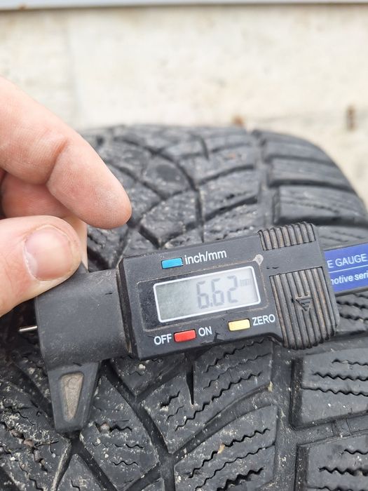 Зимни гуми 215/55/16