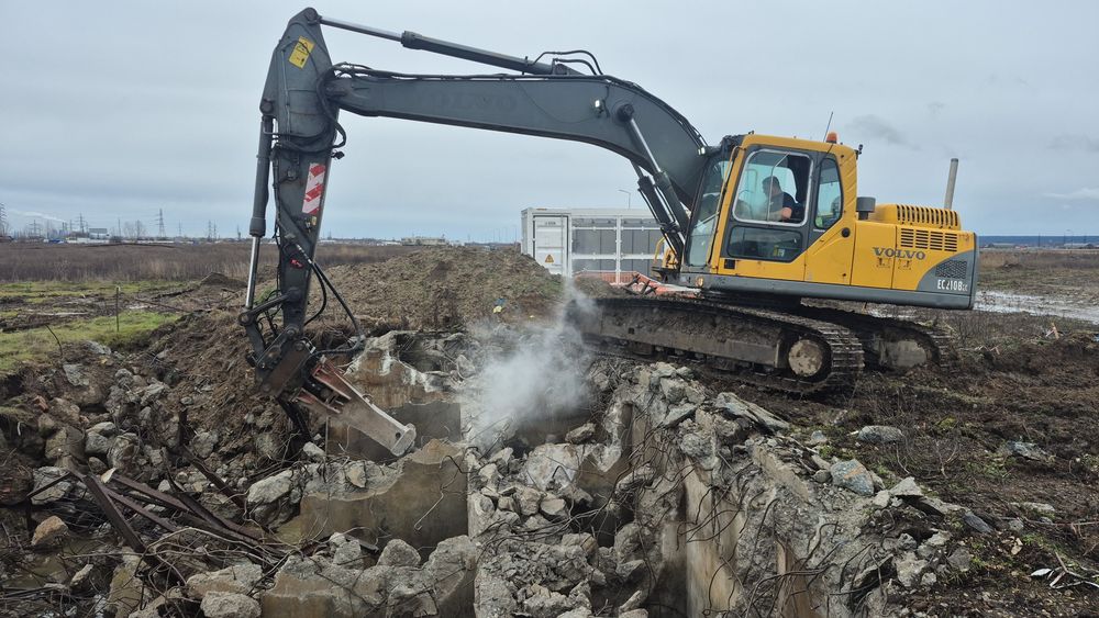 Demolari,piconare,sapaturi si concasare betoane