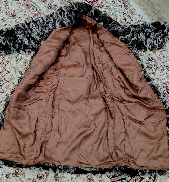 Продаётся теплая зимняя шуба