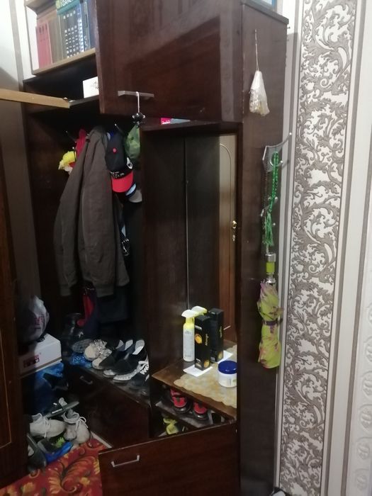 Мебель прихожка с зеркалом и трюмо зеркалом 200.000