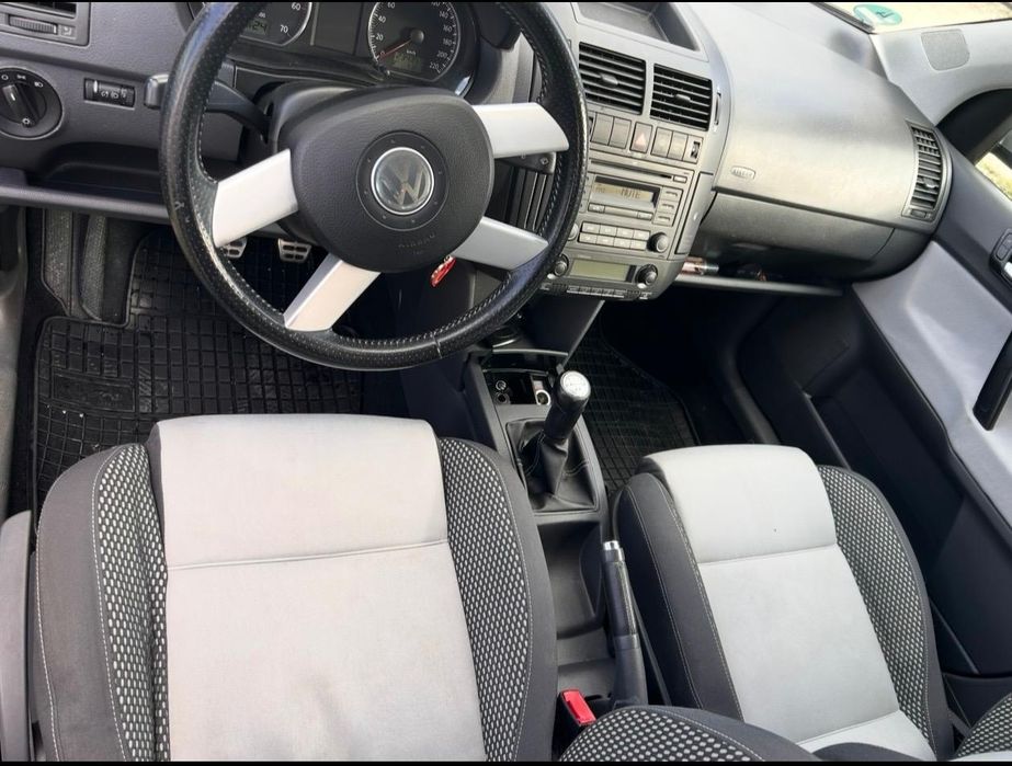 Vand polo cross 1.4 benzina