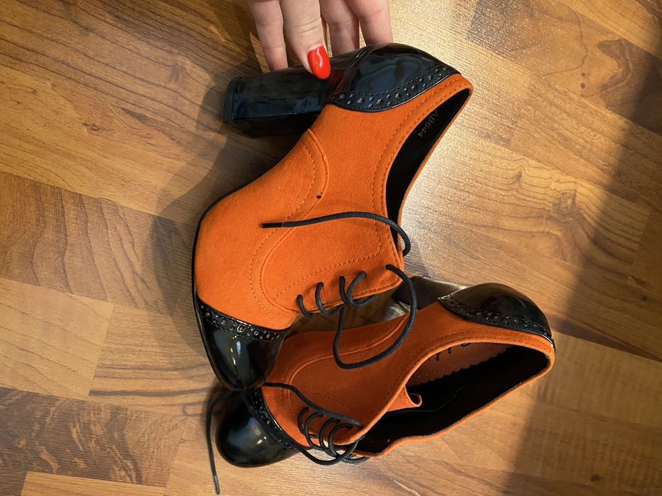 Pantofi nr 37, noi