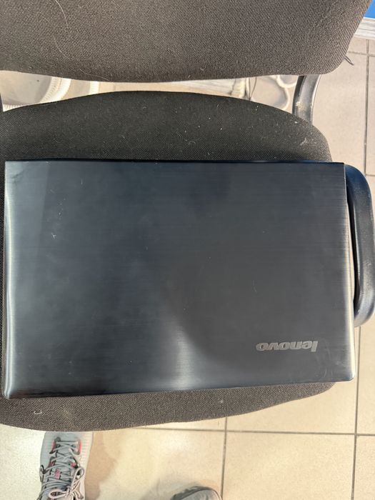 Vand laptop lenovo ideapad y510p i5 4200m 8gb hdd 1 tera nvidia gt 755 full hd 15,6 inch