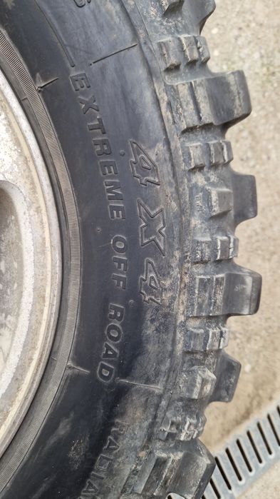 Cauciucuri + jante aliaj OFF ROAD EXTREME  4x4 Kinrin 265/75/16 în
