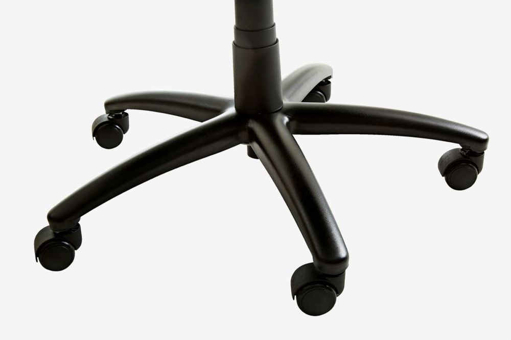 Офис стол TAMDRUP мемори пяна